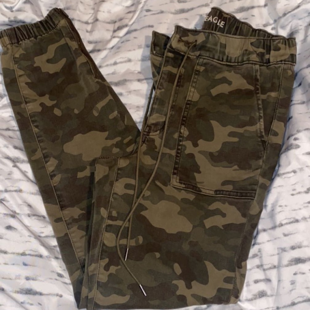 American eagle joggers